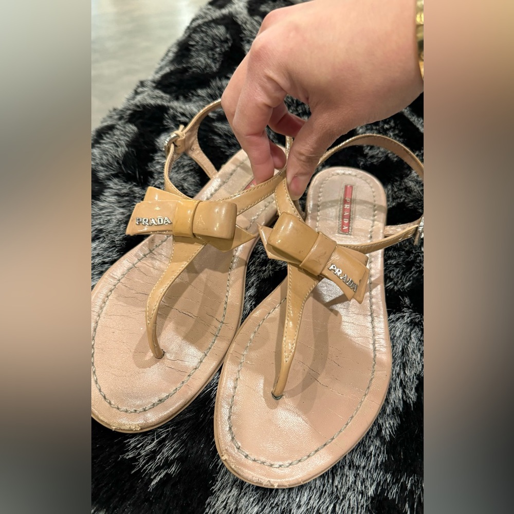 Prada sandals size 39